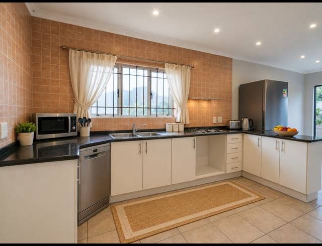 3 BEDROOM PROPERTY TO RENT IN BLUFF